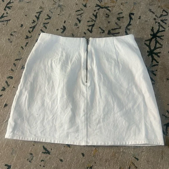 Francesca's Mi Amore beautiful BoHo embroidery skirt, mini white colorful - Picture 4 of 6